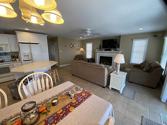 4th image of 629 E 10th St #1