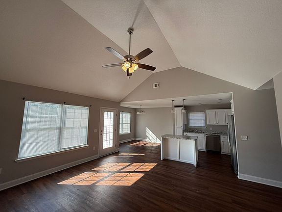 5th image of 307 W Leyland Ct