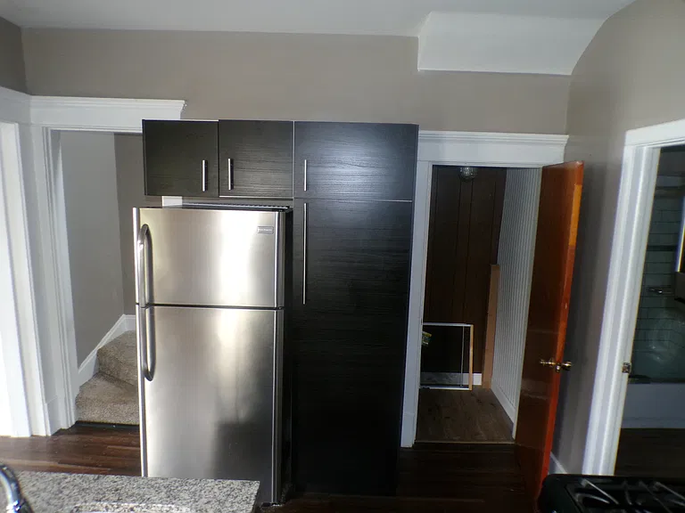 905 Beech St — Photo 6