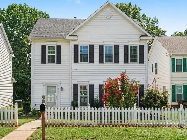 9224 Ligon Ct, Charlotte, NC 28213