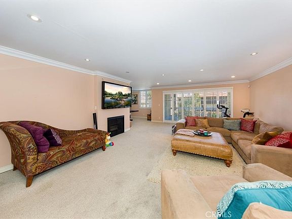 4th image of 5339 Lindley Ave Unit 207