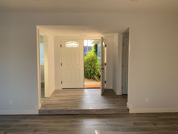 3rd image of 9750 Sophia Ave