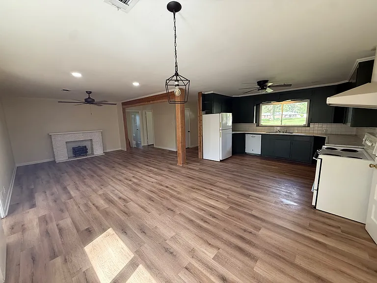 507 Lakeshore Dr — Photo 10