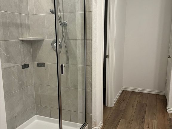 4th image of 5905 Sandown Dr