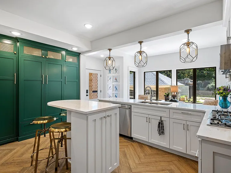 1310 Lake Dr SE — Photo 12