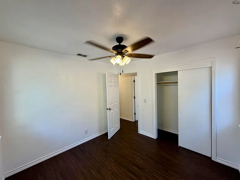 4617 Langford Ln — Photo 10
