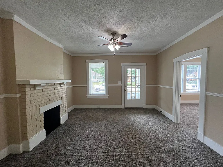 1263 Forrest Ave — Photo 2