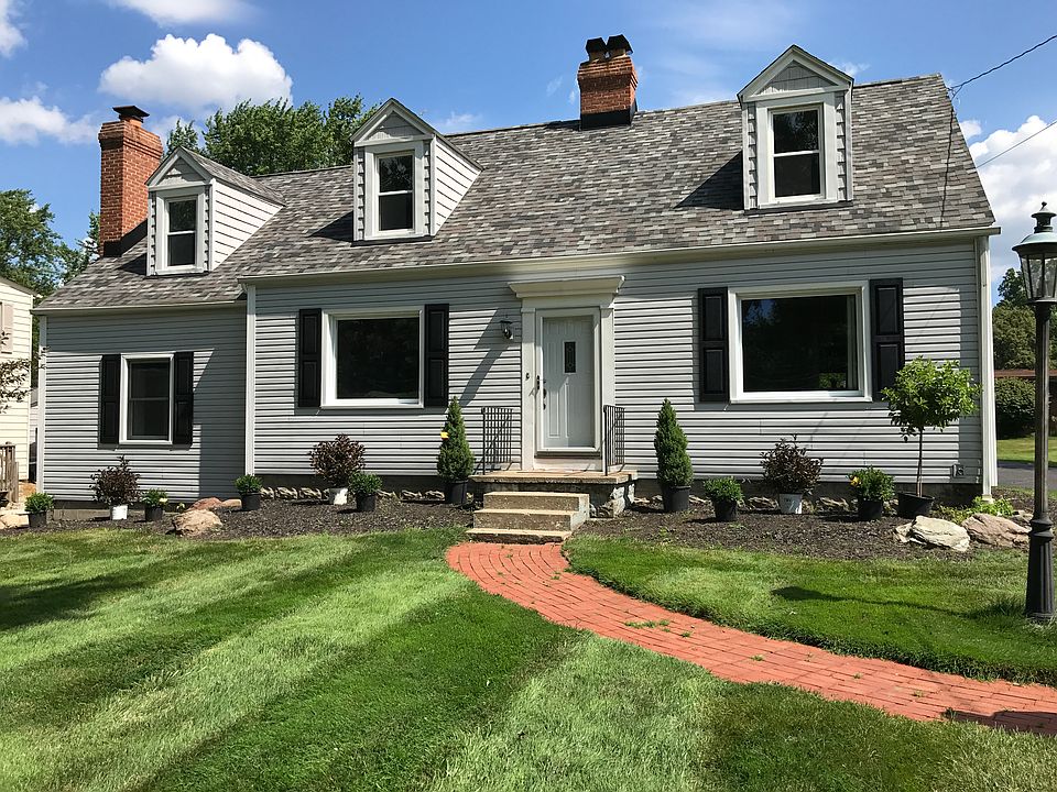 2nd image of 885 East Ave