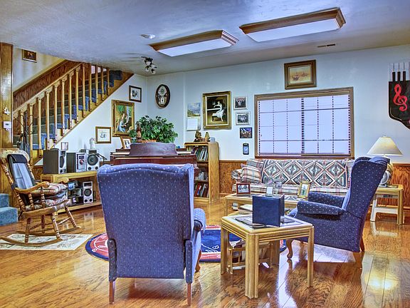 4th image of 224 Teakwood Dr