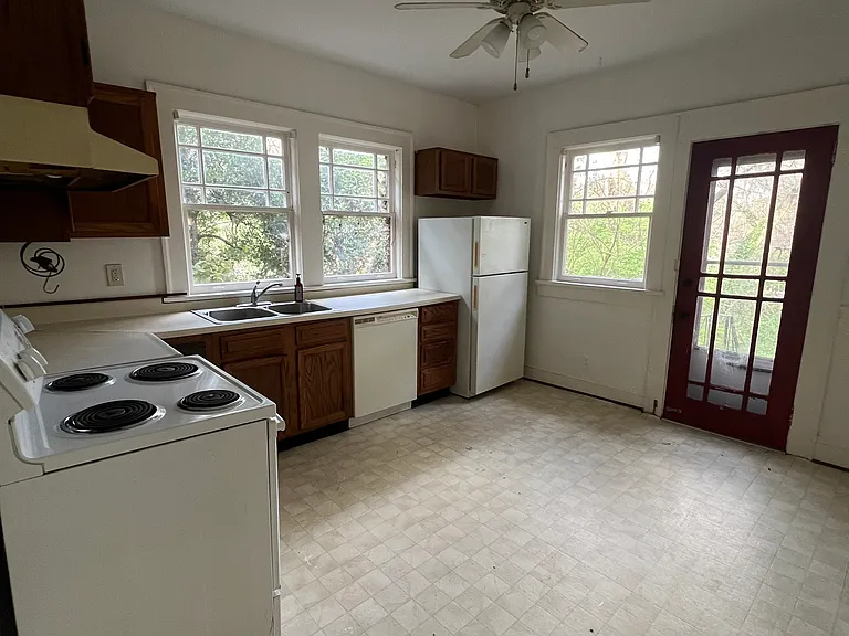 1713 N Rock Springs Rd NE #A — Photo 9