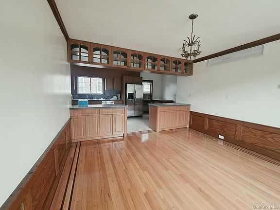 4th image of 18015 Dalny Rd