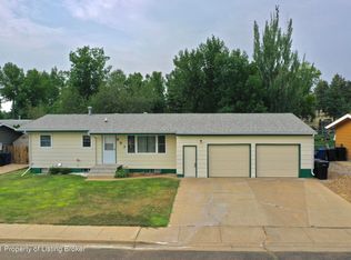 887 Franklin St, Dickinson, ND 58601