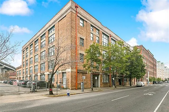 1111 S Peters St #217