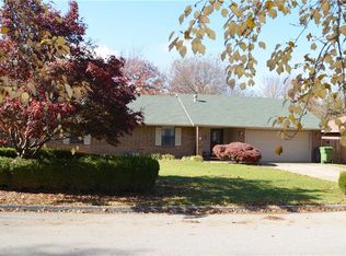 1006 N Wren Dr, Rogers, AR 72756