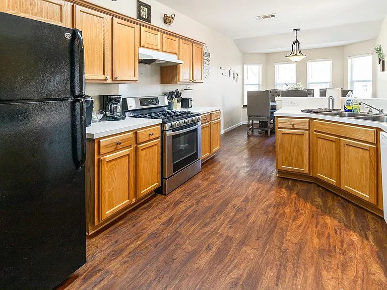 3711 Meadow View Dr — Photo 16