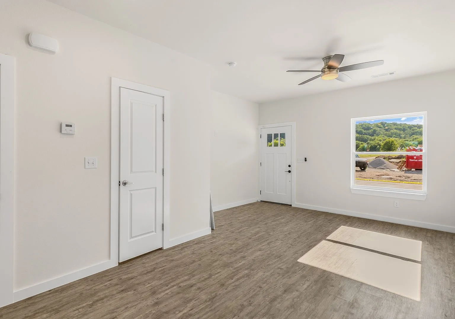 Brand New Townhomes 15 Minutes from Bentonville! — Photo 3