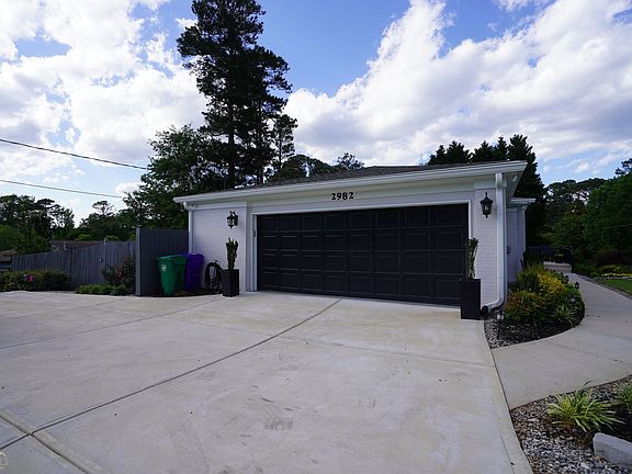 4th image of 2982 Northbrook Dr #B
