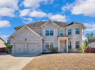 137 Salisbury Ln, Spring Lake, NC 28390