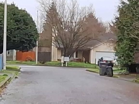 4th image of 13516 NE 82nd Cir