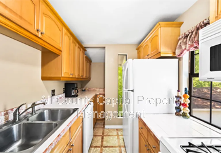 4812 Avenue G #B — Photo 9