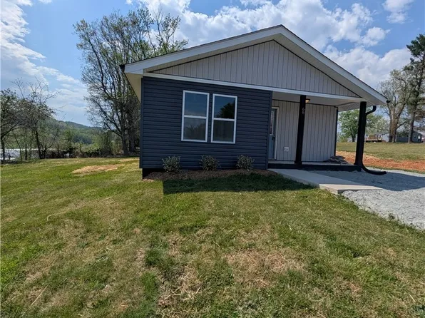 68 Estep Street, Sparta, NC 28675