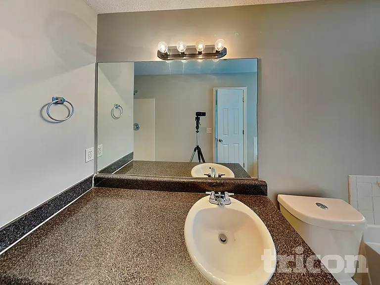 4430 Reserve Hill Xing — Photo 8