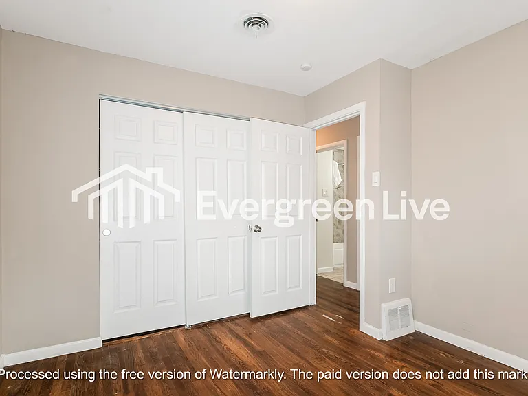 1070 Ozment Dr — Photo 7
