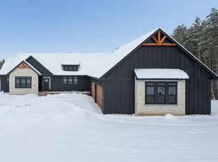 1198 60th St, Hudson, WI 54016