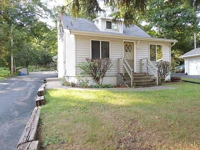 2nd image of W304N2489 Maple Ave #W304n2491
