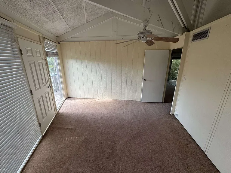 2932 Marion Way — Photo 6