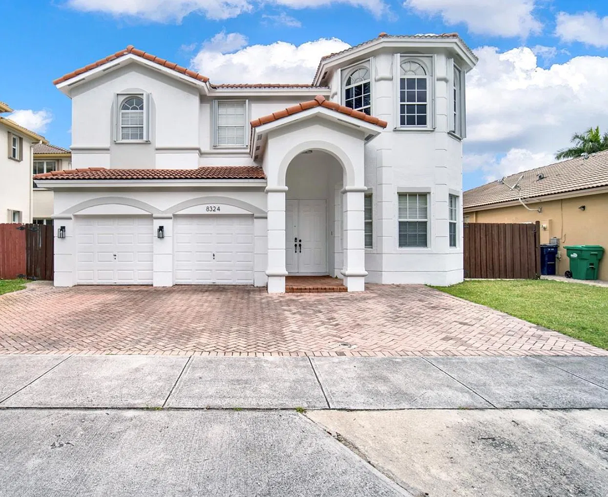 8324 NW 115th Ct — Photo 1