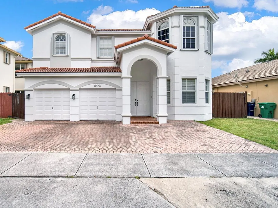 8324 NW 115th Ct