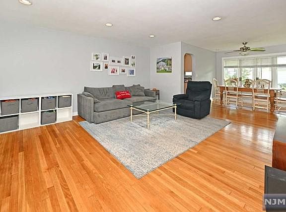 4th image of 258 Greve Dr