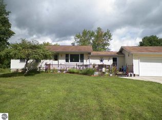 21172 Hewitt Rd, Tustin, MI 49688