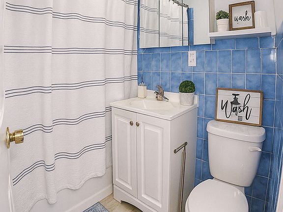 3rd image of 348 Randolph Ave APT 3