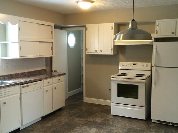 5th image of 28 Cox Dr