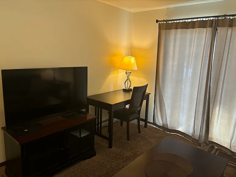 212 E Doty Ave #1 — Photo 5