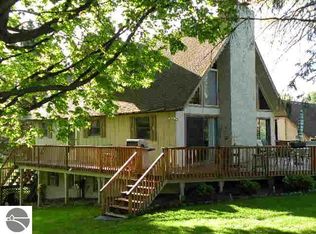 4852 Valley View Rd, Bellaire, MI 49615