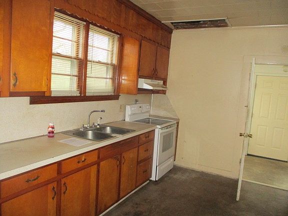 5th image of 53 Garland St