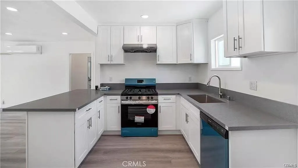2 bed, 1016 sqft, $3,000 — Photo 2