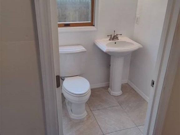 3rd image of 105 Moriches Dr