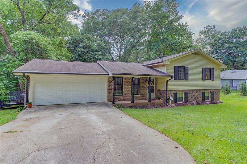1st image of 270 Murphy Ave