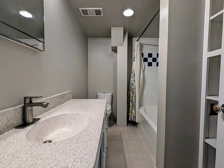 1227 E Sherman Ave #BASEMENT — Photo 7