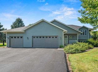 622 Alice Cir, Hudson, WI 54016