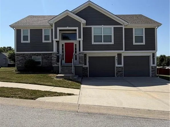 7831 N Walrond Ave, Kansas City, MO 64119
