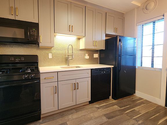 2nd image of 6475 Nottingham Ave #1B-1Ba