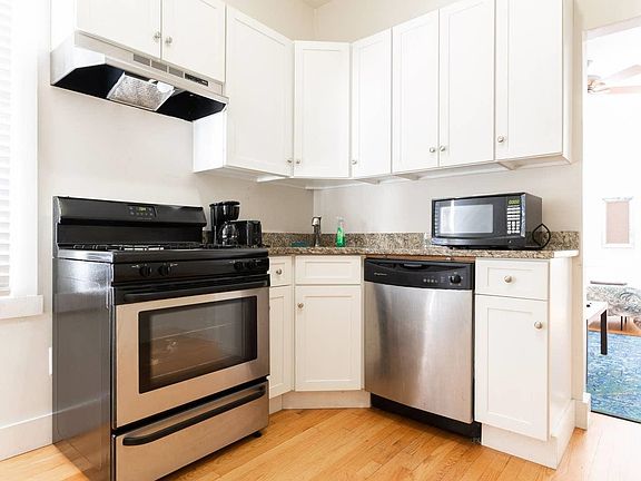5th image of 457 Wayne St APT 2R