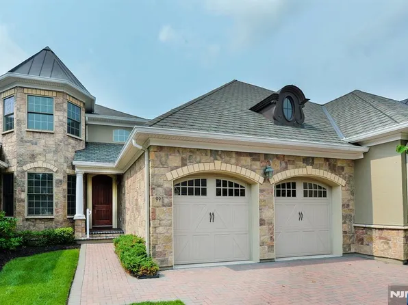 99 Windsor Ln, Ramsey, NJ 07446