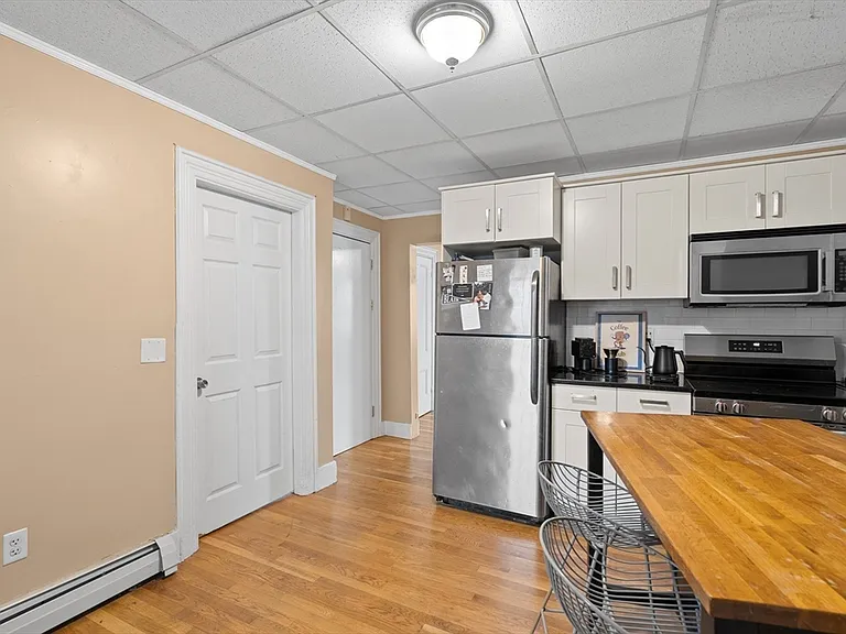 674 Saratoga St #2B — Photo 6