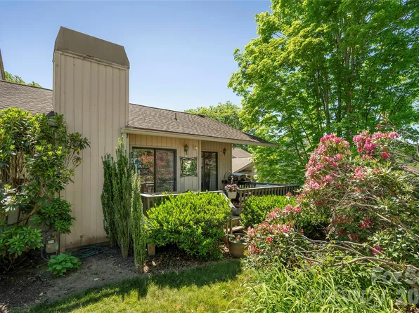 109 Clubwood Ct, Asheville, NC 28803